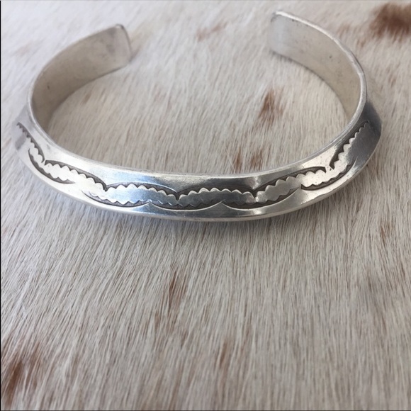 Gorgeous vintage sterling silver cuff bracelet - Picture 2 of 11